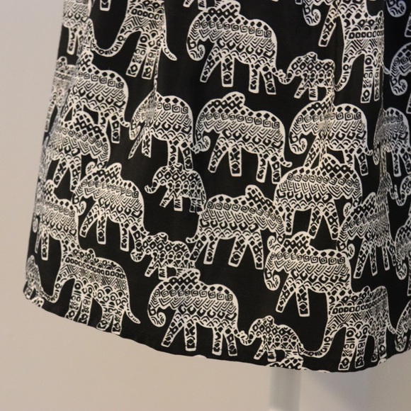 {aero} black & white elephant skirt - Picture 3 of 4